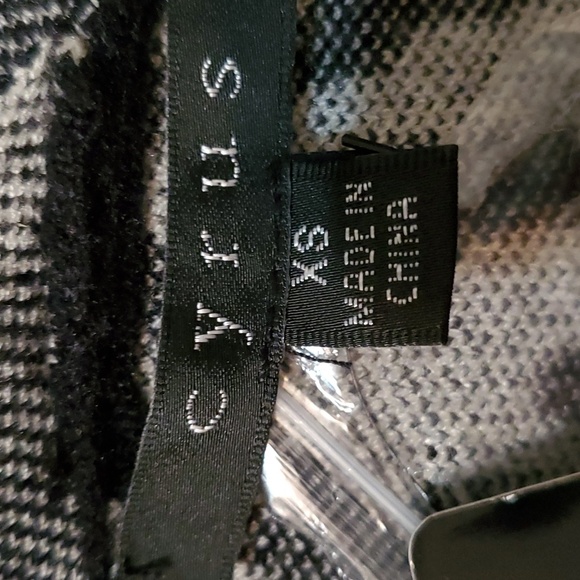 Cyrus Sweater - Picture 6 of 6